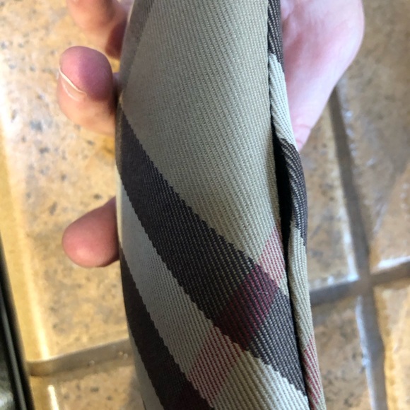 Burberry hard case eyeglass case - Picture 6 of 9